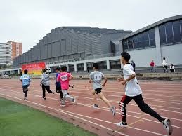 巴萨女足欧冠三连冠，男足羞愧？