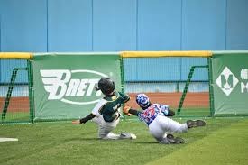 - 杜兰特场均：31.7分、8.1篮板、4.9助攻，投篮命中率51%，三分命中率42%，罚球全部 截至2025年12月25日，詹姆斯与杜兰特生涯常规赛交手29次，季后赛交手14次，合计43次。以下为核心数据：